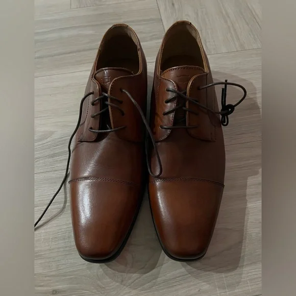 Mens dress shoes. Cognac color. Size 10.5. Brand new in box. Dress Shoe Wholecut Oxford Plain Toe Cognac Tramonto Patina  main image 4